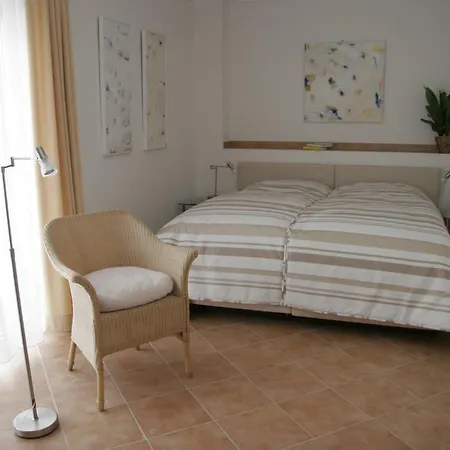 Lindenwirtin Guest house Neulewin